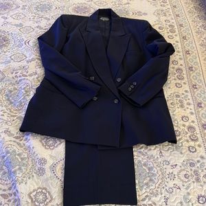 Women’s Double Breasted Business Suit